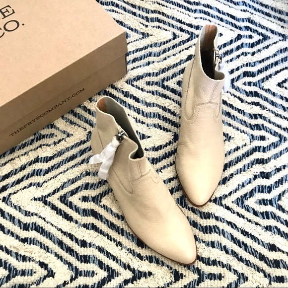 NWT Frye | Boho Western Pointed Toe Zip Boot - Picture 4 of 10